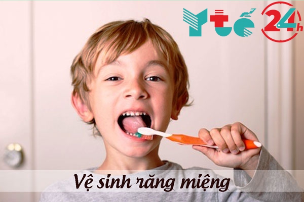 Vệ sinh răng miệng không sạch sẽ dẫn đến viêm họng